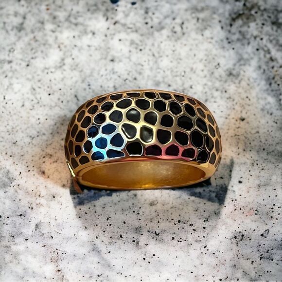 Macy’s Black And Gold Animal Print Thick Clamper Hinged Bangle NWT - Picture 3 of 6